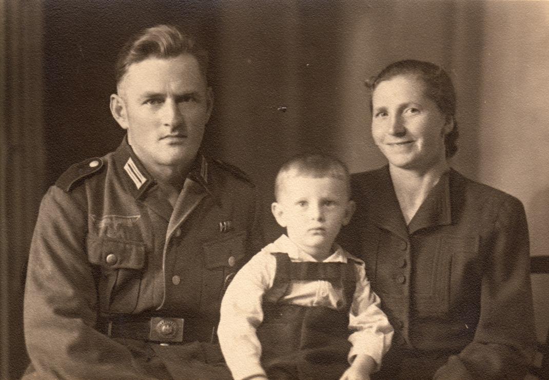 1945_druha_kathy.jpg Thumbnail