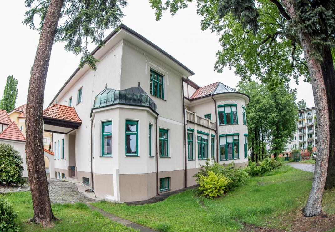 vila_ernestiny_westenove_cb_02.jpg Thumbnail
